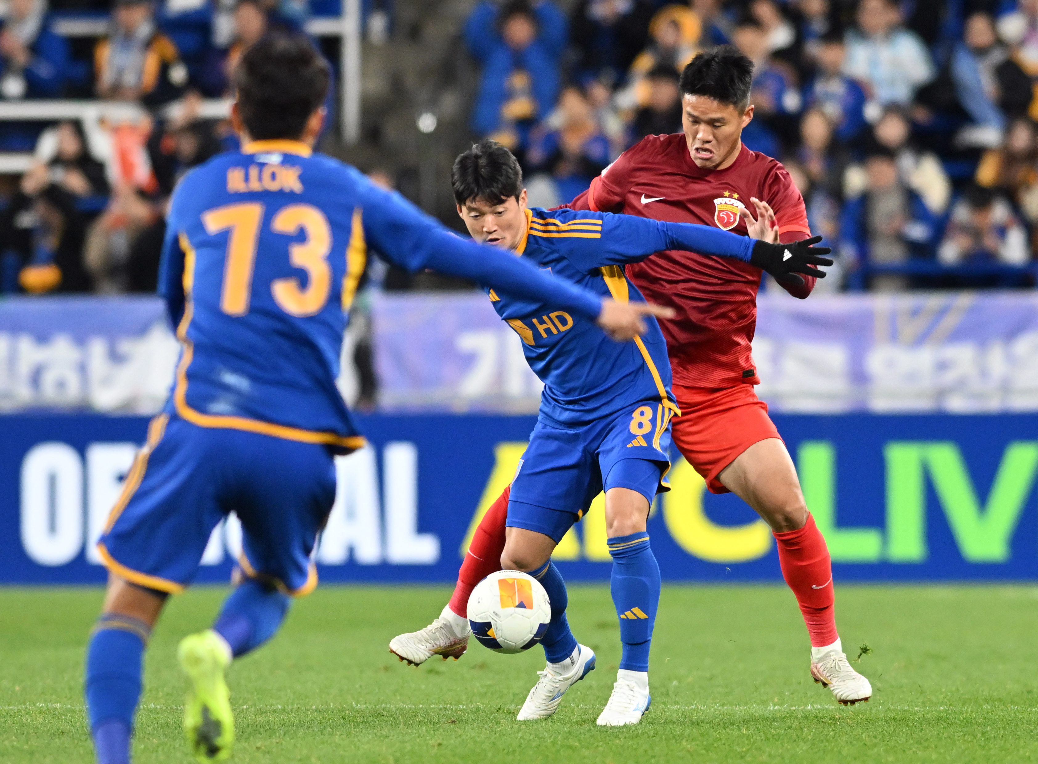 关于加时末段欧超杯焦点战；斯图加特官宣签约；悬念犹存；年轻球员得到机会的信息