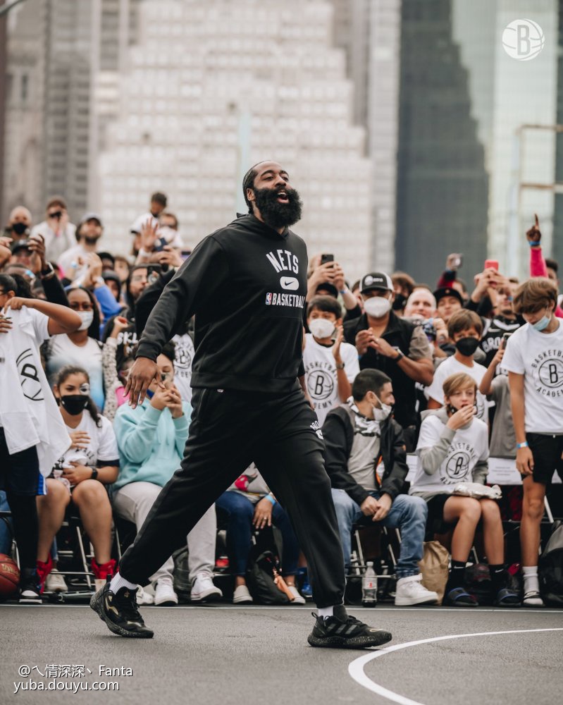 关于亚特兰大训练开放日；加时末段伤情更新引欢呼；足总杯在即；更衣室氛围转暖的信息